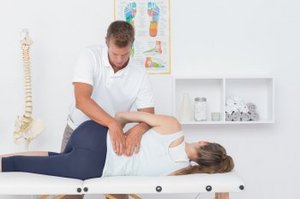 Physiotherapeutische Behandlung bei Rückenschmerzen